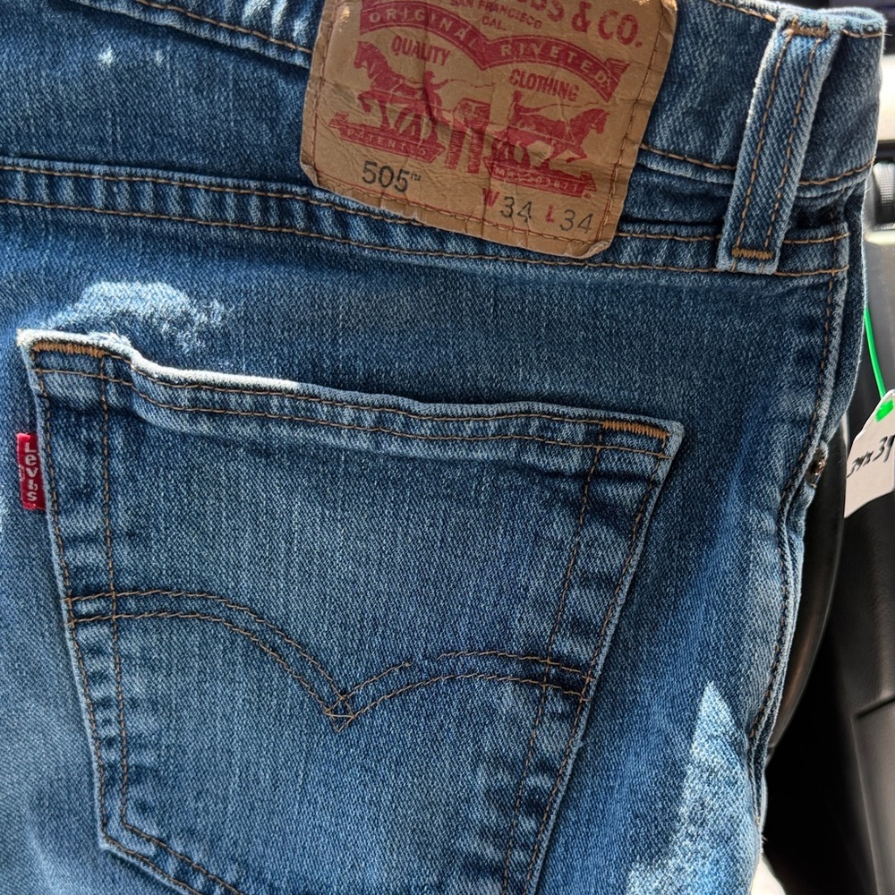 Levi's Men's Straight Jeans in Medium Blue Denim